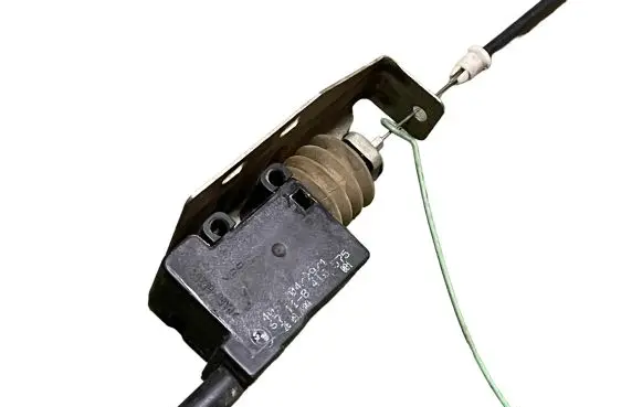 BMW Z3 E36 Fuel tank cap lock 8410575