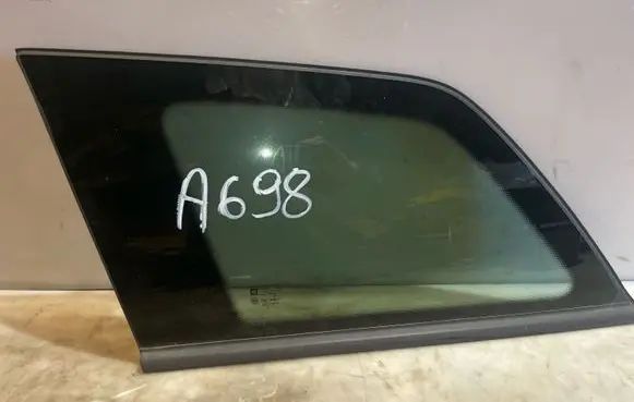 Opel Astra H Rear side window 43R00021