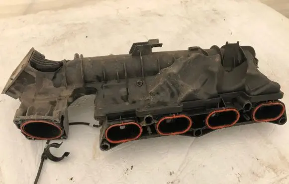 Mercedes-Benz B W246 W242 other engine part A2700900637