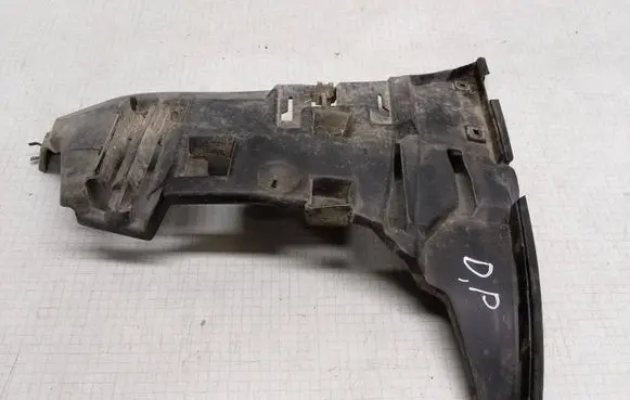Volvo S60 Front bumper mounting bracket 09190304