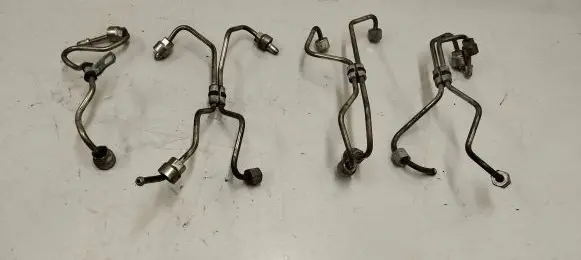 Volvo XC60 Fuel injector supply line/pipe 