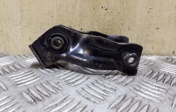 Citroen DS4 Engine mounting bracket 9682516380