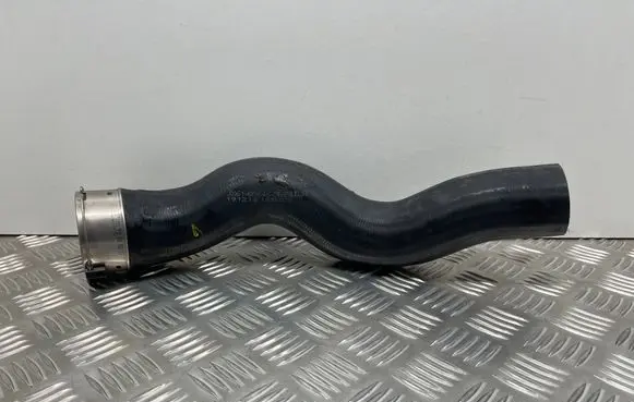 Ford Focus Intercooler hose/pipe JX616C646DB