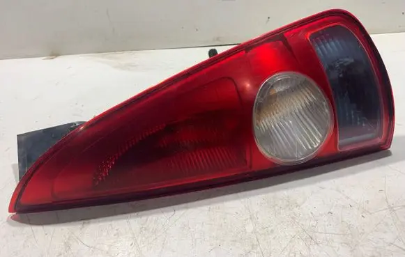 Renault Espace IV Rear/tail lights 8200027152