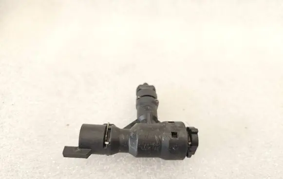 Volkswagen PASSAT B6 Clutch pipe/line 1K0721468A