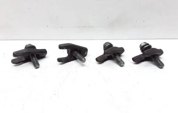 Volvo S40, V40 Fuel Injector clamp holder