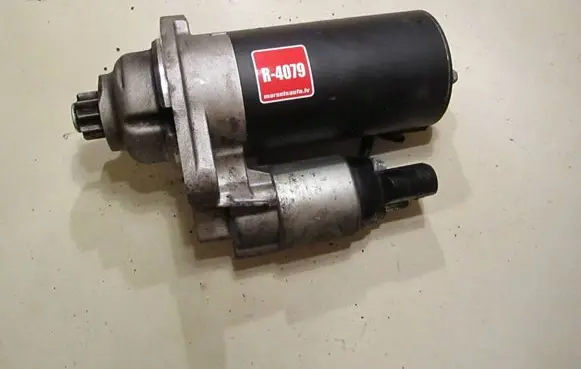 Volkswagen Golf V Starter motor 220449