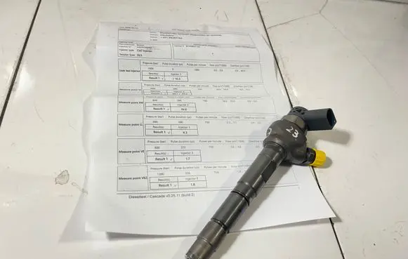 Volkswagen Crafter Fuel injector 0445110369 03L130277J