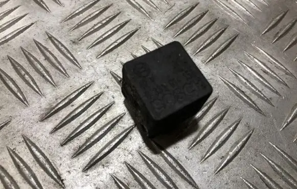 Audi A4 S4 B5 8D Other relay 431951253b