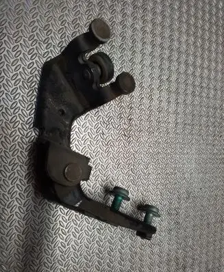 Volkswagen Transporter - Caravelle T5 Sliding door middle roller runner 7H0843936D