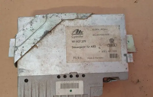 Volkswagen Golf II ABS Pump 191907379 191907367