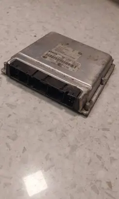 BMW 5 E39 Engine control unit/module 0281001830 7785116 28RTE303