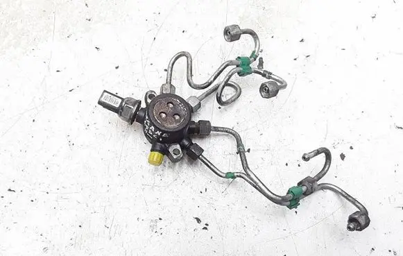 Renault Megane III Fuel distributor 8200584034 H8200334367