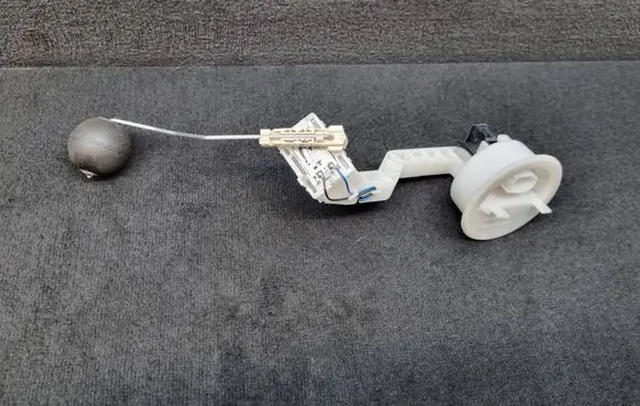 Audi A6 S6 C5 4B Fuel level sensor 4B0201317AB 4B0998673B