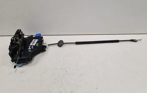 Volkswagen Golf V Rear door lock 7L0839015