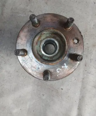 Ford Kuga I Rear wheel hub