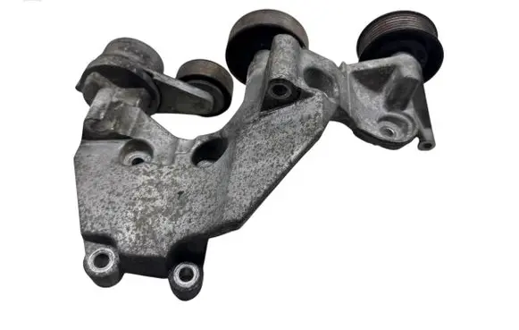 Hyundai Santa Fe Generator/alternator bracket D4HB