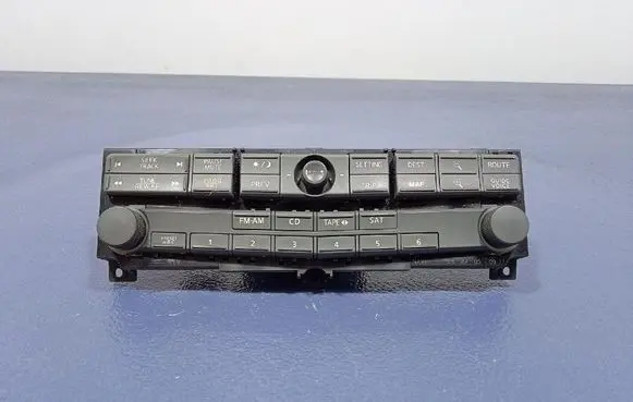 Nissan Maxima A34 Head unit multimedia control 283957Y020