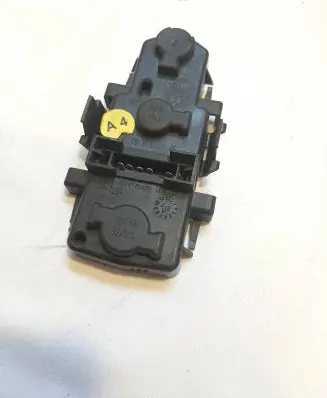 Audi A6 S6 C5 4B Tail light bulb cover holder B5831BL