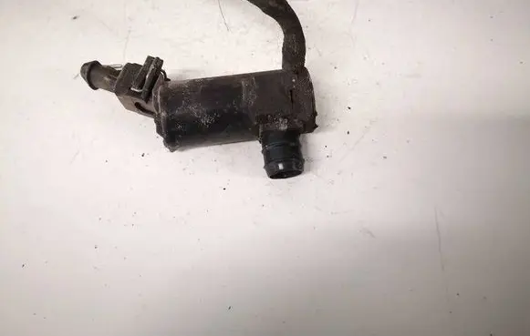 Volvo V70 Windscreen/windshield washer pump 9169611