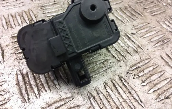 Seat Leon (5F) Fuel tank cap lock 7P0810773F