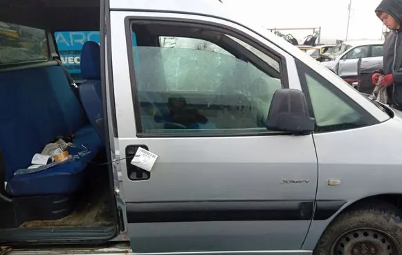 Citroen Jumpy Front door
