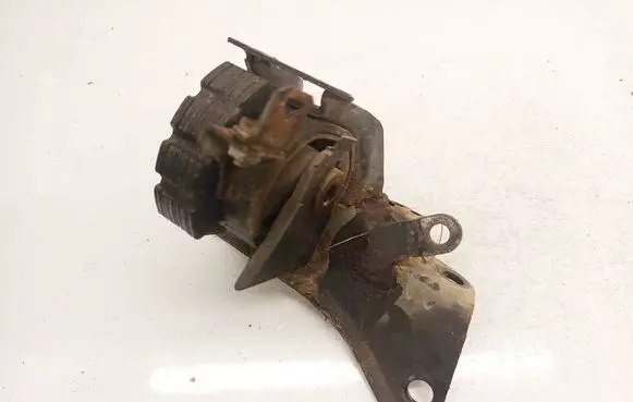 Toyota Corolla Verso AR10 Engine mount bracket 