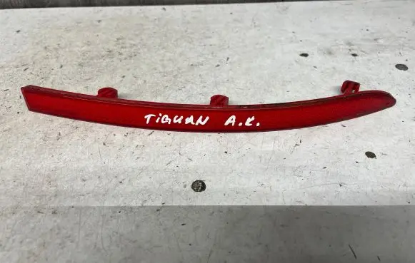 Volkswagen Tiguan Rear tail light reflector 5N0945105