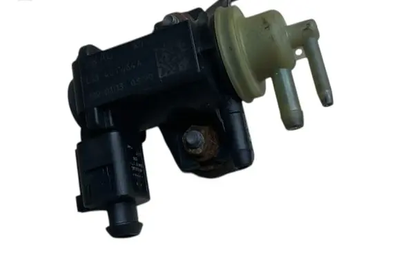 Volkswagen Golf VII Turbo solenoid valve 4011464A 4011464 03190