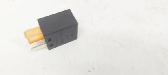 Mitsubishi Colt Other relay MB953382 V23075