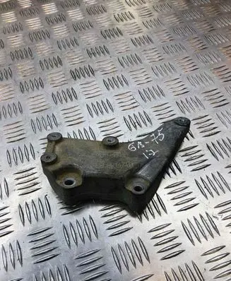 Mercedes-Benz C W204 Engine mounting bracket A6510940039