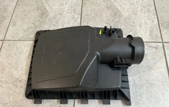 Ford Ranger Air filter box JB3G-9600-AA