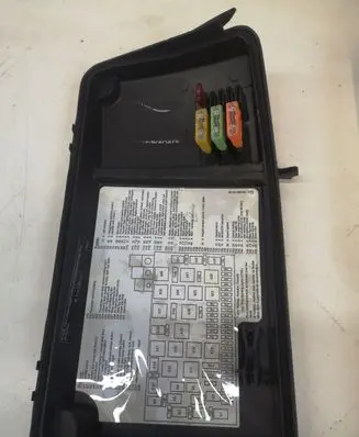 Mercedes-Benz ML W163 Fuse box cover A1635842321