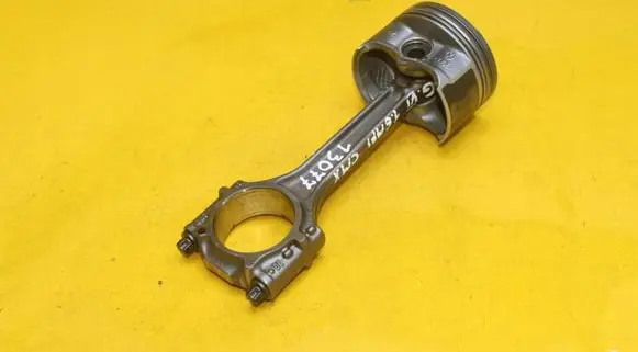 Volkswagen Golf VI Piston with connecting rod