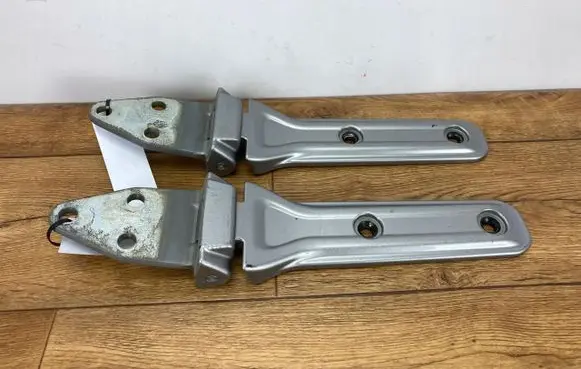 Jeep Wrangler Tailgate/trunk/boot hinge AA1383-P002AF