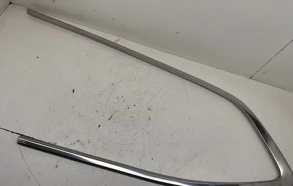 Peugeot 308 Rear side glass trim 