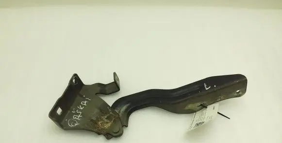 Nissan Qashqai Engine bonnet/hood hinges
