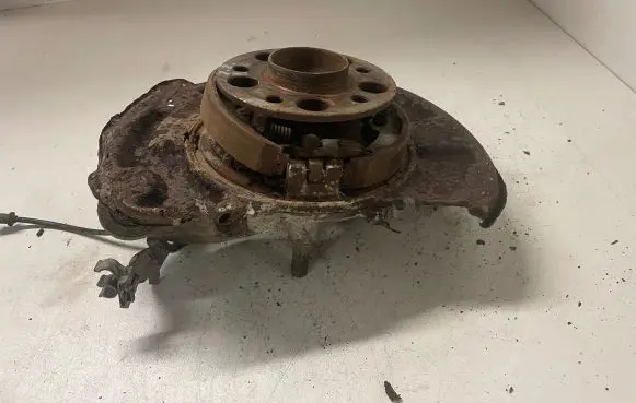 Mercedes-Benz E W211 Rear wheel hub