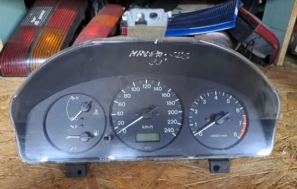 Mazda 626 Speedometer (instrument cluster) GE6WD FEGE6WD