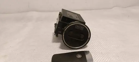 Volkswagen PASSAT B6 Ignition lock 3C0905843Q 33303301 12408801348807