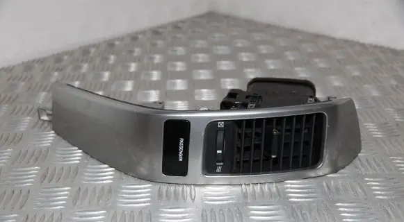 Toyota Land Cruiser (J120) Dash center air vent grill 6556440030 6554750010