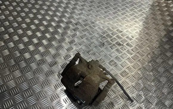 Volkswagen PASSAT B8 Front brake caliper 