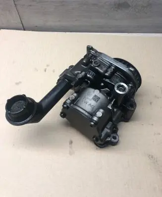 Volkswagen PASSAT B8 Oil pump 04L145208K 030217 110732