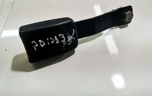 Mercedes-Benz C AMG W204 Middle seatbelt buckle (rear) 86842AV710