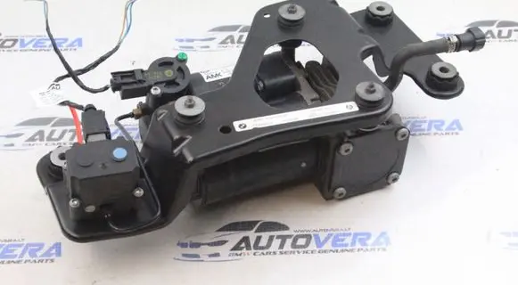 BMW X6 E71 Pneumatic air compressor holding bracket 6785506