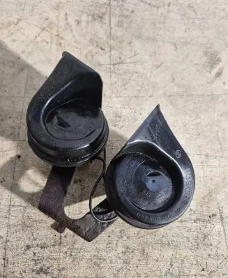 Chrysler Grand Voyager IV Horn signal 703881157 7143