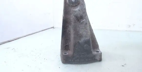 Mercedes-Benz C W204 Engine mounting bracket A6462230704