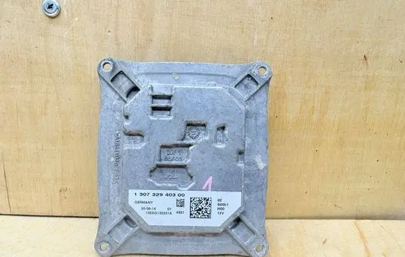 Peugeot 308 Xenon control unit/module 130732940300 10EEG122221A