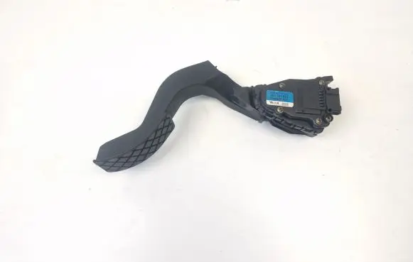 Audi A6 S6 C5 4B Accelerator throttle pedal 8D1723523