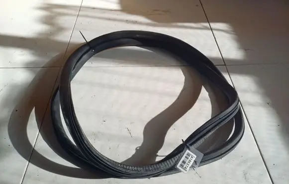 Audi A6 S6 C6 4F Rubber seal front coupe door 